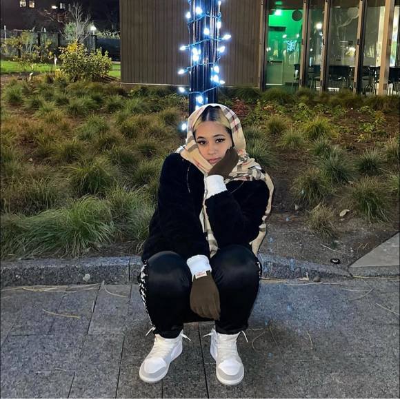 Meet your Posher, Gianna - Picture 1 of 1